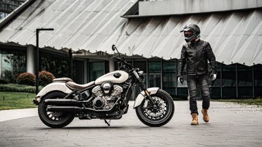 Benda Dark Flag 950, laterale