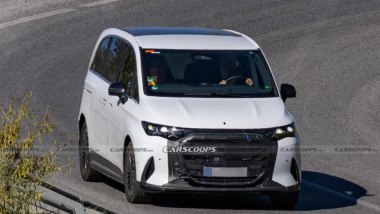 Mercedes-Benz VLE, le foto spia della versione ibrida