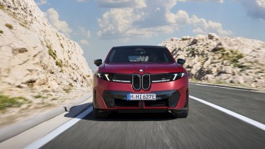 BMW iX4