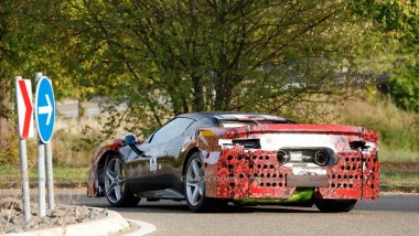 Ferrari 296 Challenge Stradale, il prototipo impegnato nei test