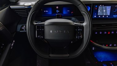 Lancia Gamma, volante e strumentazione