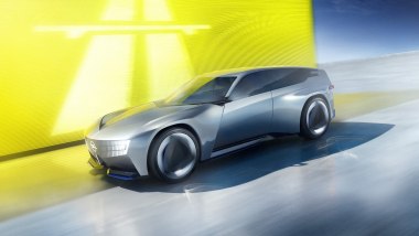Opel STX Concept, la station wagon del futuro