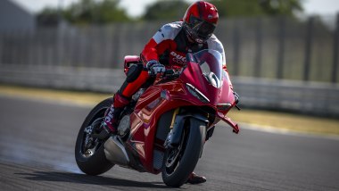 Ducati Panigale V4 2027, con la nuova elettronica questo dovrebbe essere alla portata di tutti. Dovrebbe...