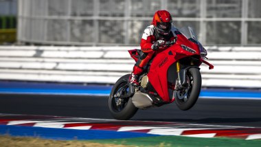 Ducati Panigale V4 2027, il motore aumenta le performance agli alti regimi