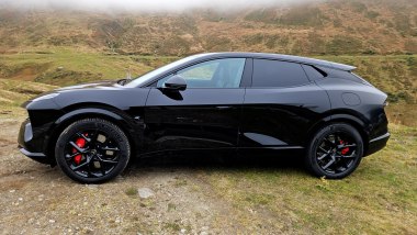 Lotus Eletre X di profilo