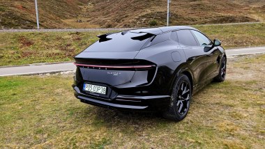 Lotus Eletre X, 3/4 posteriore