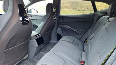 Lotus Eletre X, posti posteriori