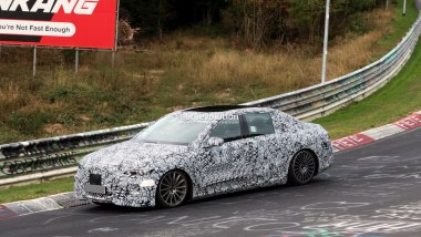 Mercede Classe E elettrica spy shot N&uuml;rburgring