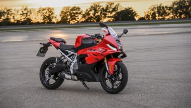 BMW F 450 RR 2027, il desing ricorda quello delle sorelle maggiori