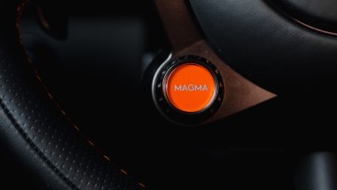 Genesis GV60 Magma, il tasto dedicato