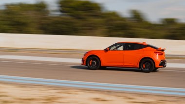 Genesis GV60 Magma, le prestazioni