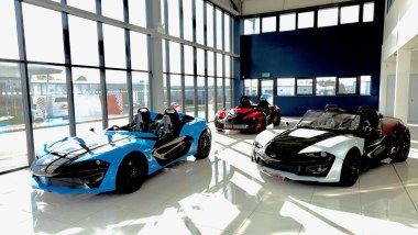 Zenos E10, le due nuove versioni