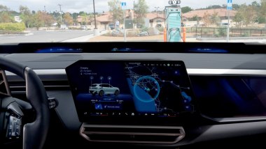 BMW iX5 ricarica ultrafast