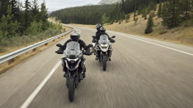 Triumph Tiger 1200 2027, la versione GT e Rally ora condividono le sospensioni e il diametro dei cerchi
