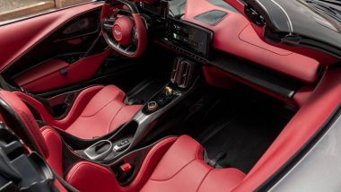 Aston Martin Valhalla Spider, abitacolo