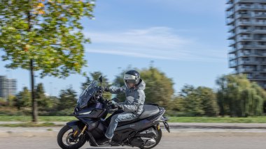 Comparativa scooter adventure 2026, in citt&agrave; con Voge