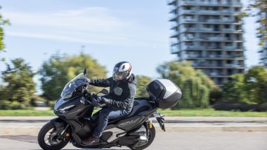 Comparativa scooter adventure 2026, in citt&agrave; con Honda