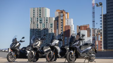 Comparativa scooter adventure 2026, la differenza prezzo &egrave; minore di quello che si possa pensare