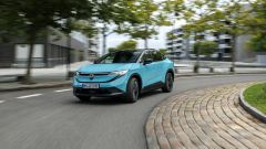 Nuova Nissan Leaf 2026, prova, interni, prezzi, autonomia