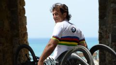 Addio ad Alex Zanardi, dalla Formula 1 ai trionfi paralimpici