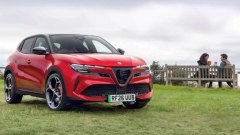 Alfa Romeo, Junior elettrica e appuntamenti romantici