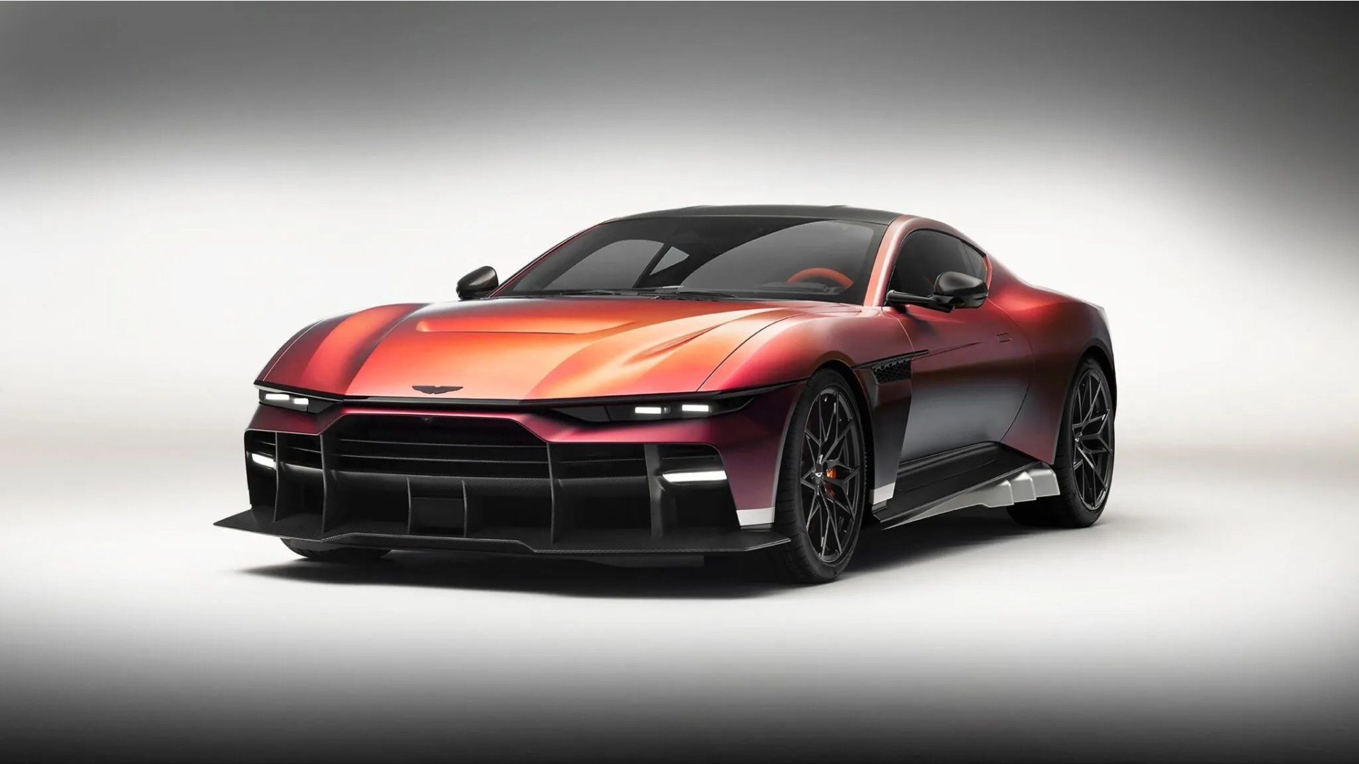 Aston Martin Valen, supercar V12 da 850 CV e 345 km/h in edizione limitata a 150 esemplari, immagine di approfondimento
