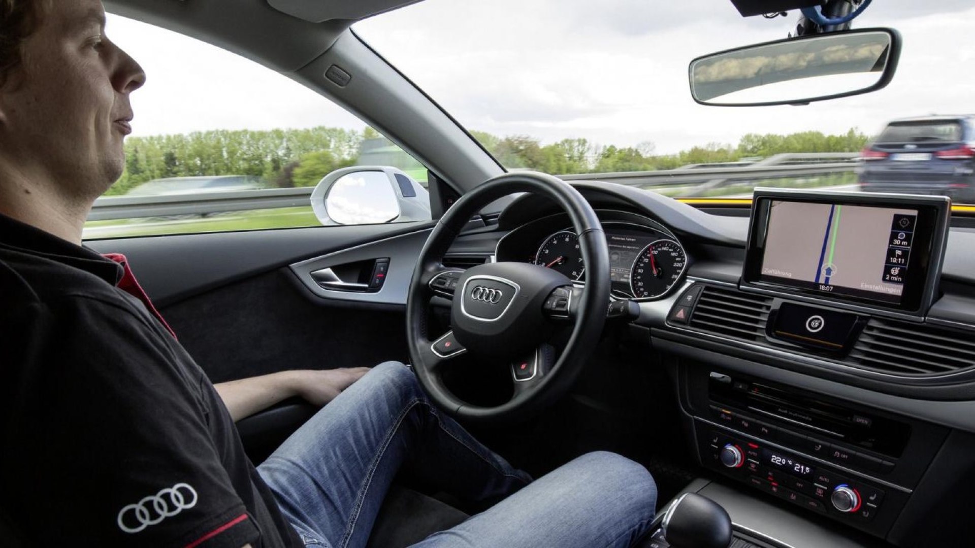 Costruttori cinesi potrebbero rispondere delle infrazioni in guida autonoma