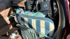 Australia: polizia ferma BMW senza cofano né sedili