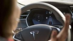 Autopilot Tesla sotto accusa dopo incidente in Florida del 2019