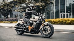 Benda Dark Flag 950: tra tradizione Harley e fascino Diavel V4