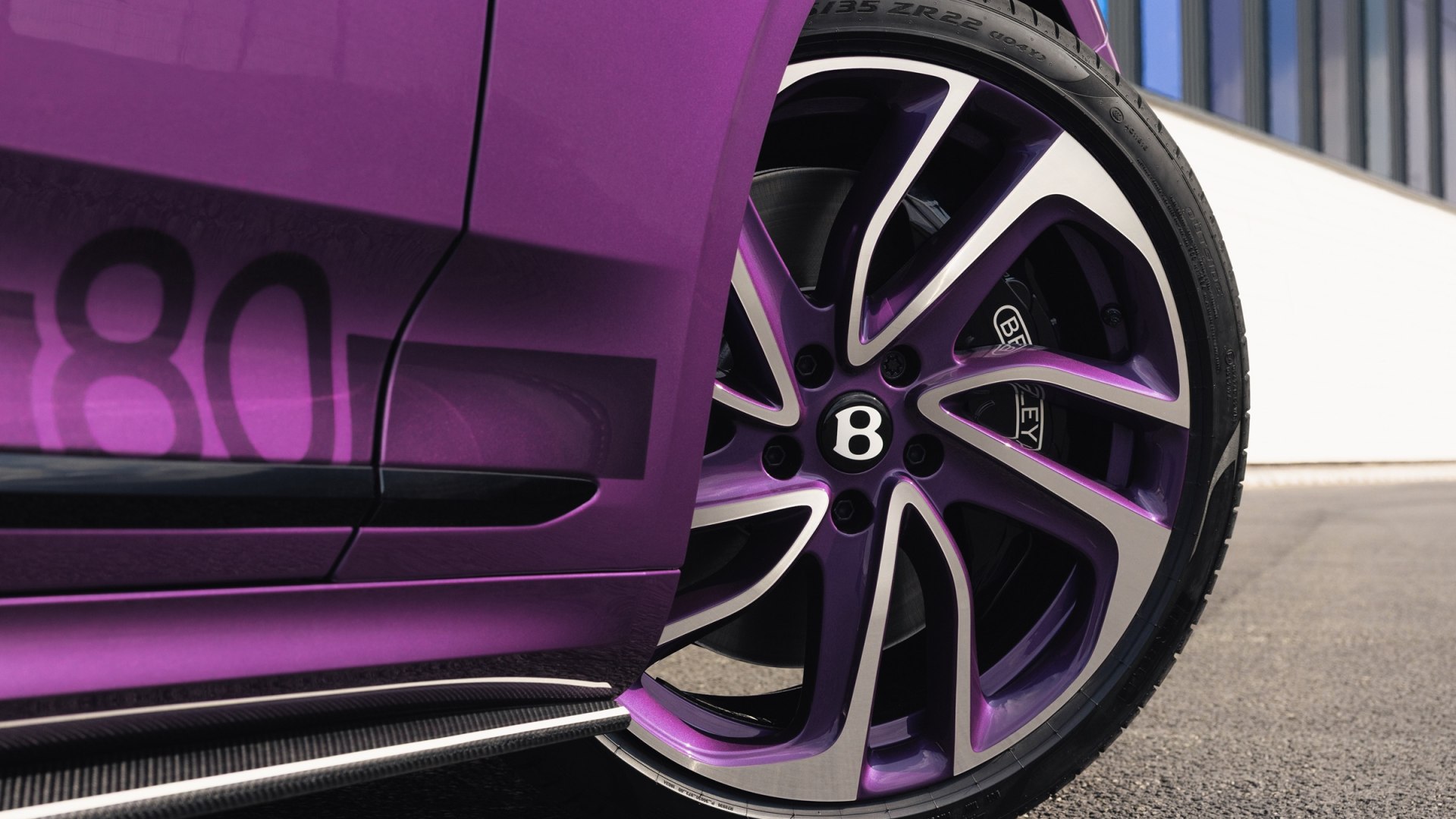 Bentley Continental GTC one-off in tinta Supernova Purple Ombré, celebrando gli 80 anni dello stabilimento di Crewe