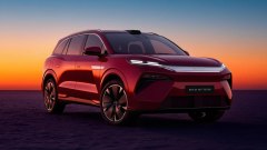 BYD Atto 8: SUV elettrico a 7 posti, fino a 764 CV