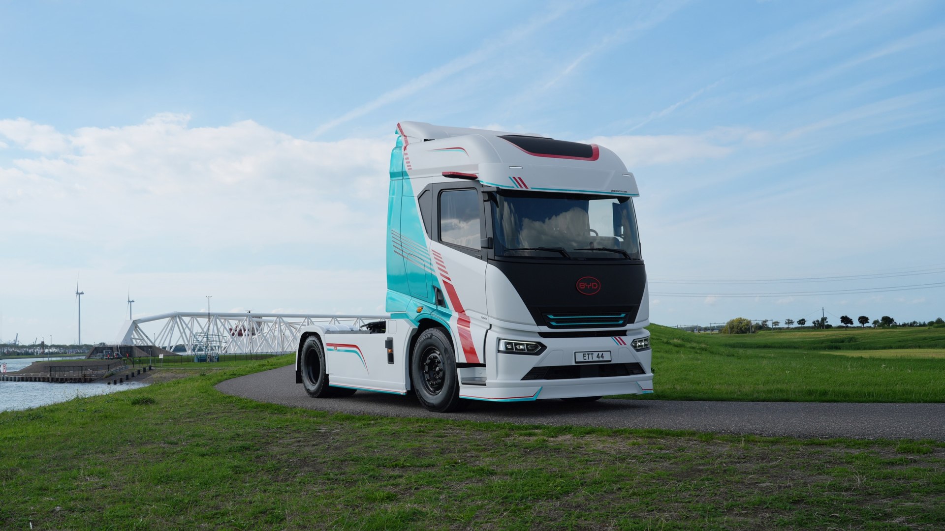 BYD presenta il camion elettrico ETT 44, un’innovazione per il trasporto pesante in Europa con ricarica in 20 minuti
