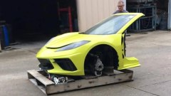 Chevrolet Corvette C8: oltre 100 Stingray demolite
