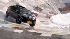 Come si esce dalla pozza saponata: il video di un vincitore