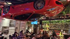 Cina: una Ferrari F430 diventa orologio da soffitto al ristorante
