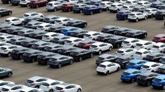 Crollo delle immatricolazioni auto: giugno a -17,4%