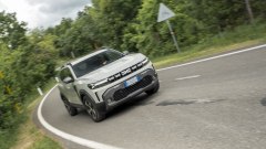 Dacia Duster Hybrid 155: prova su strada, consumi reali, prezzi 2026