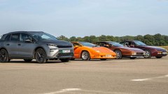 Video Skoda Elroq vRS batte Ferrari e Lamborghini in drag race