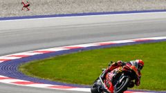KTM MotoGP vs drone: chi ha vinto la sfida? Il video