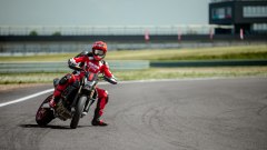 Ducati Hypermotard 698 Nera: colorazione e scarichi Termignoni le novit&agrave;