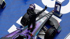 Formula E Shanghai-1: vince Wehrlein nel caos della pioggia