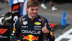 F1 GP Azerbaijan 2025: Verstappen in pole a Baku, Leclerc sbatte