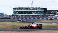 F1 Silverstone 2026: Leclerc trionfa nel caos, Antonelli tradito