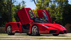 Come si usa una Ferrari Enzo? Un video spiega le particolarit&agrave;