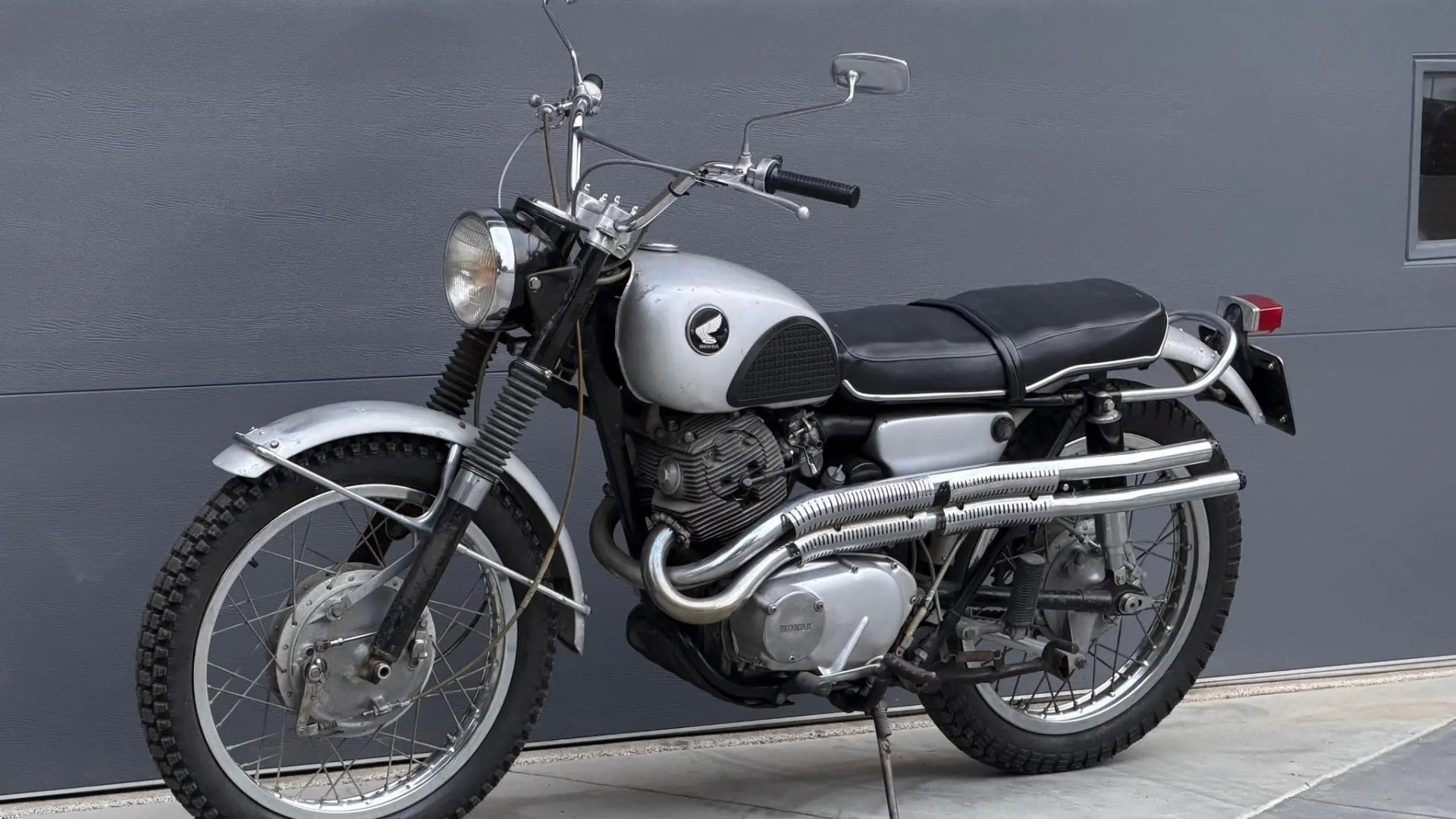 all-asta-la-honda-cl72-scrambler-di-elvis-presley-quanto-vale-oggi