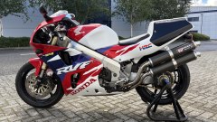 Rara Honda RC45 ex Castrol va all'asta nel Regno Unito: come aggiudicartela