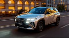 Video Hyundai Tucson Dark Line: il C-SUV nella campagna AI