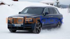 Rolls-Royce: anticipazioni e foto spia del nuovo SUV elettrico