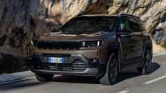 Nuova Jeep Compass e-Hybrid 2026, prova su strada e offroad. Video